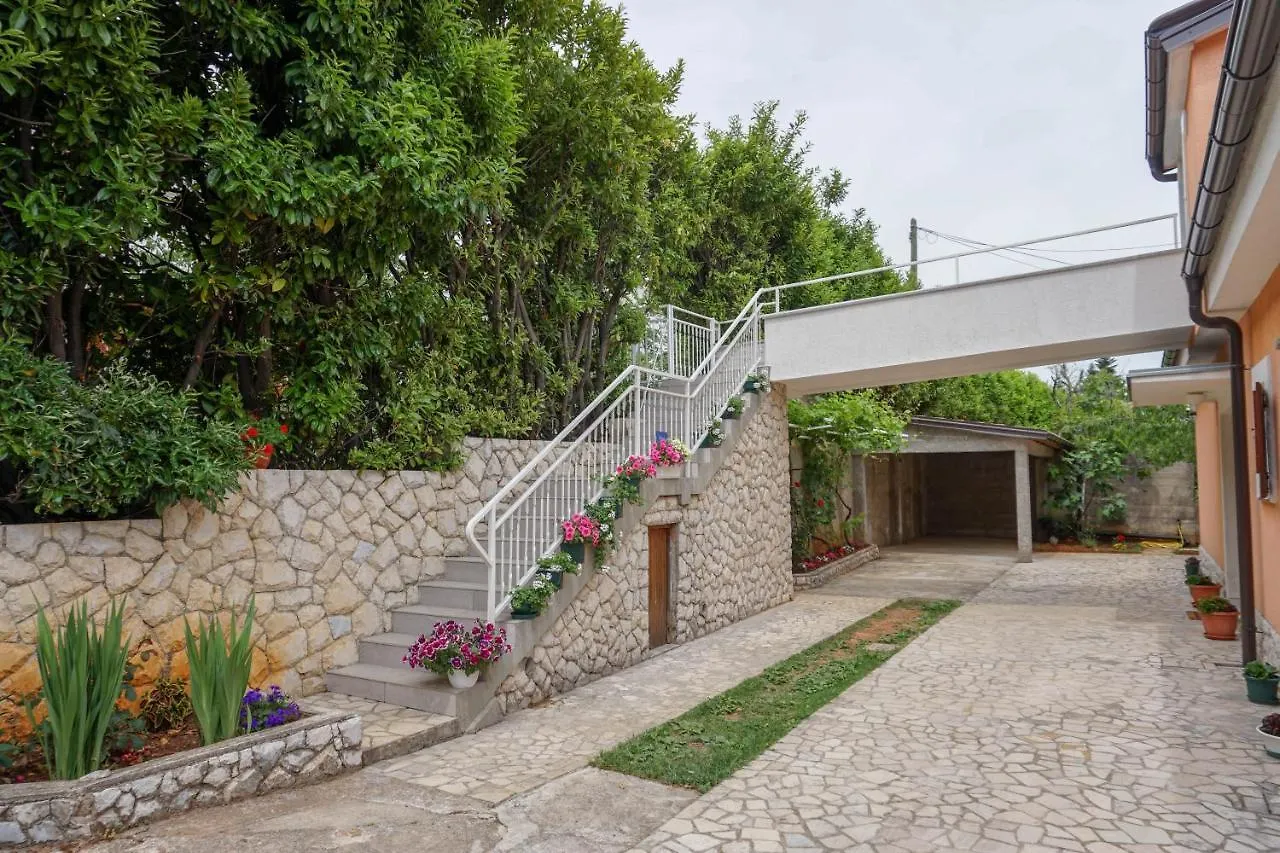 Apartments Jakov Lovran