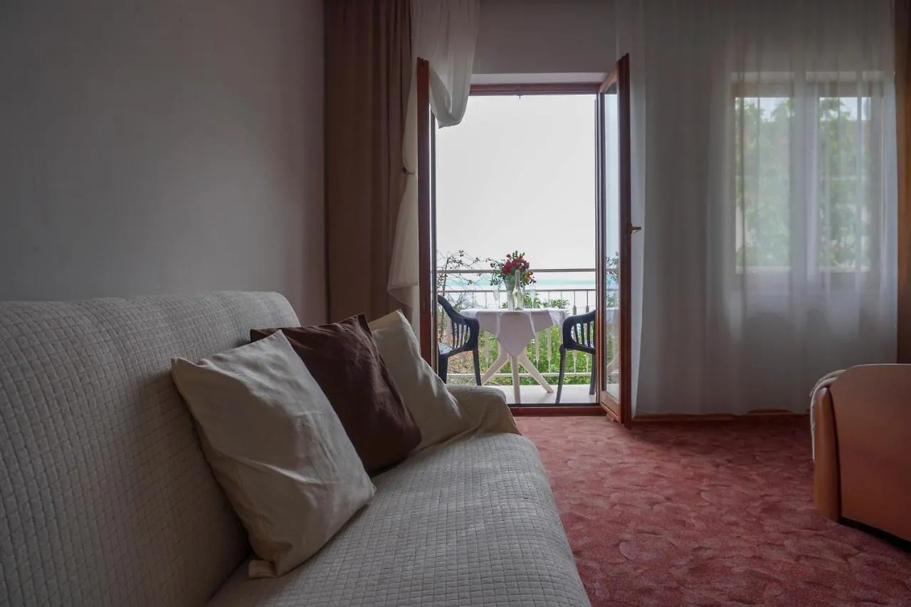 Apartments Jakov Lovran