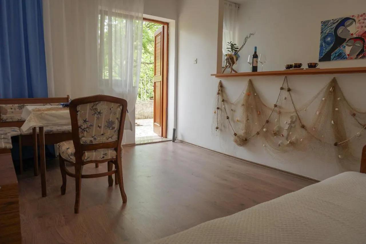 Apartments Jakov Lovran